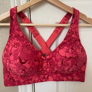 Women’s Under Armour sports bra, size larg…